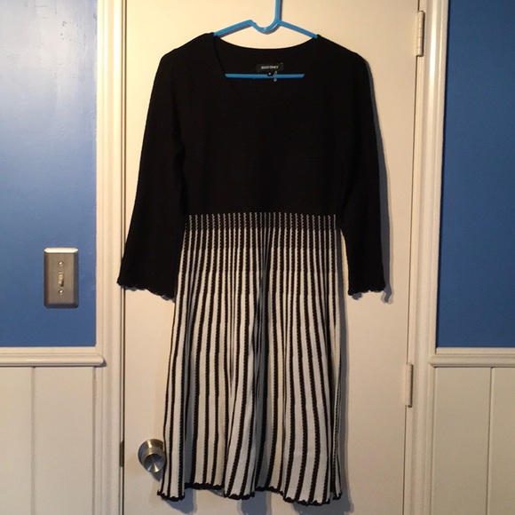 Ellen Tracy Dress Size S - Picture 1 of 8